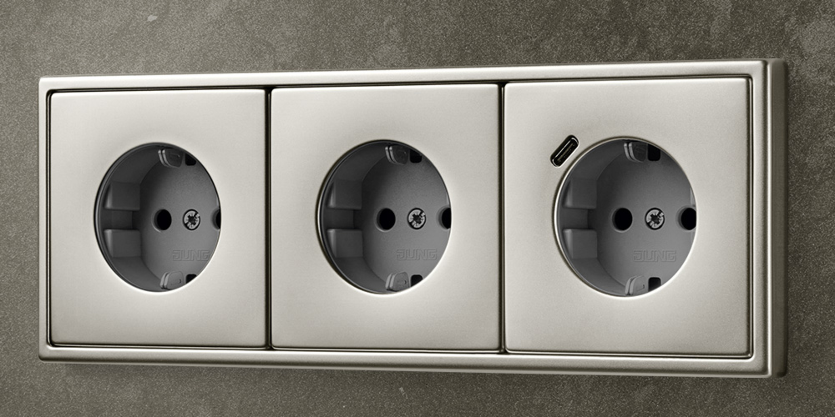 SCHUKO® Steckdosen mit USB bei Elektro Themann in Hembrechts