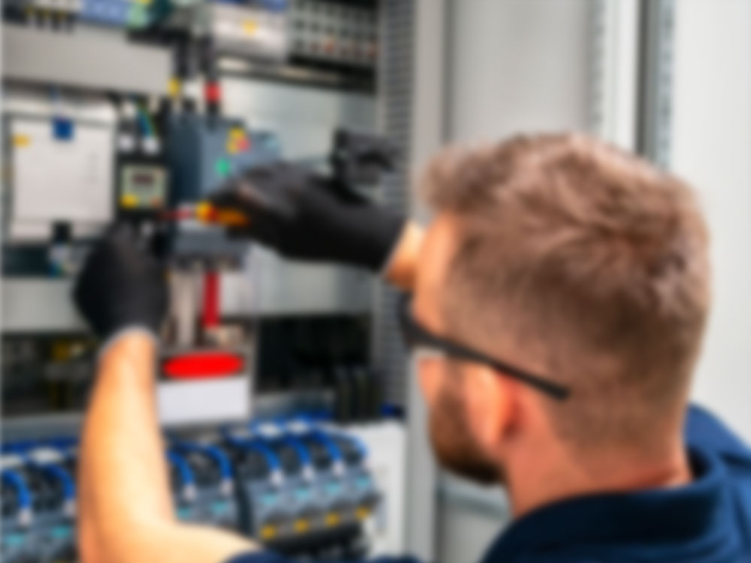 Nieder&shy;spannungs&shy;anlagen bei Elektro Themann in Hembrechts