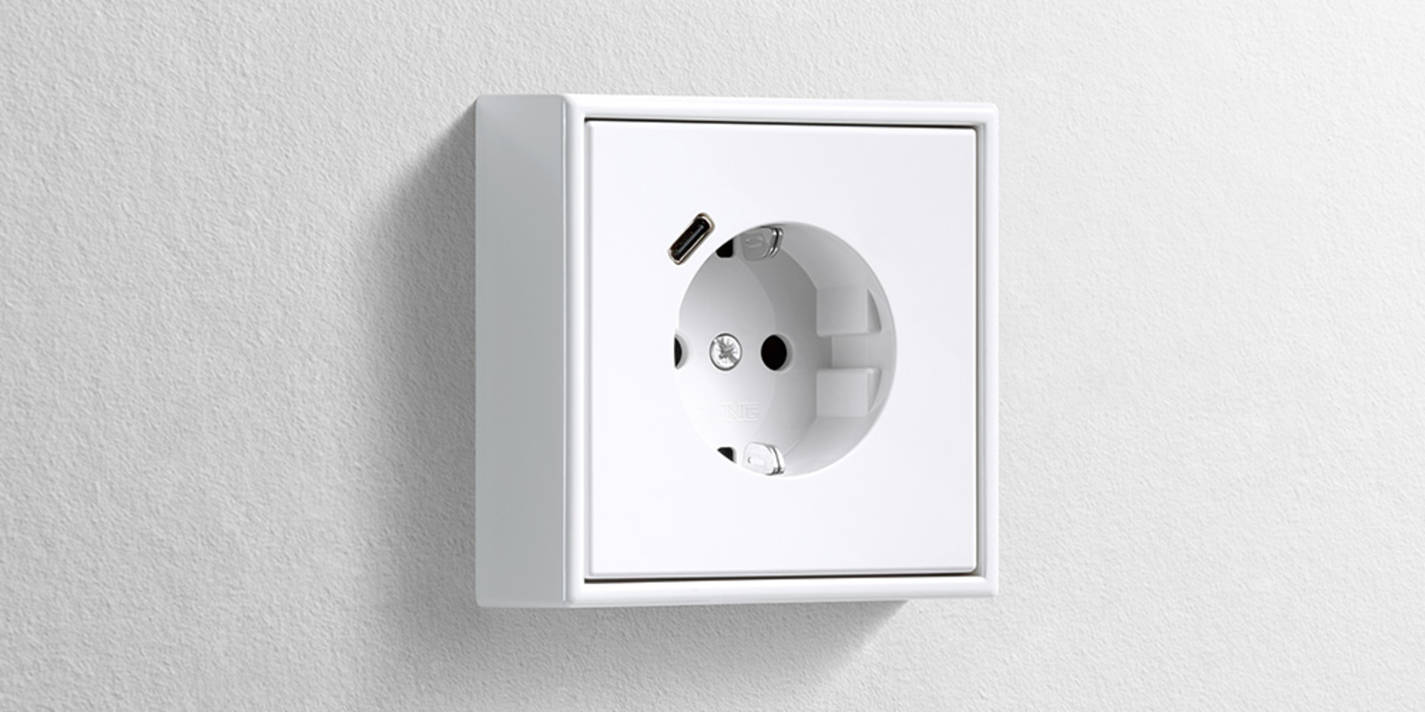 Erweiterter Anschlussraum für die Nachrüstung bei Elektro Themann in Hembrechts